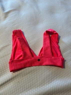 Billabong neon pink top